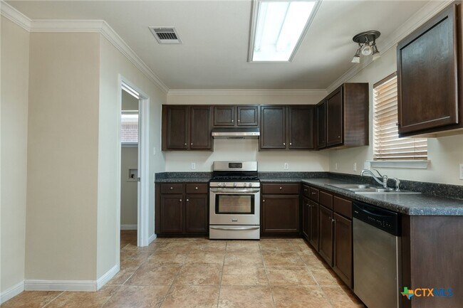 Building Photo - 2110 Garrison Dr