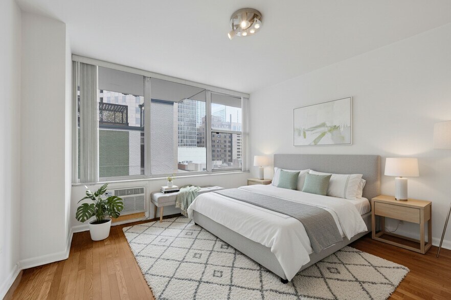 Building Photo - 129 E Bellevue Pl