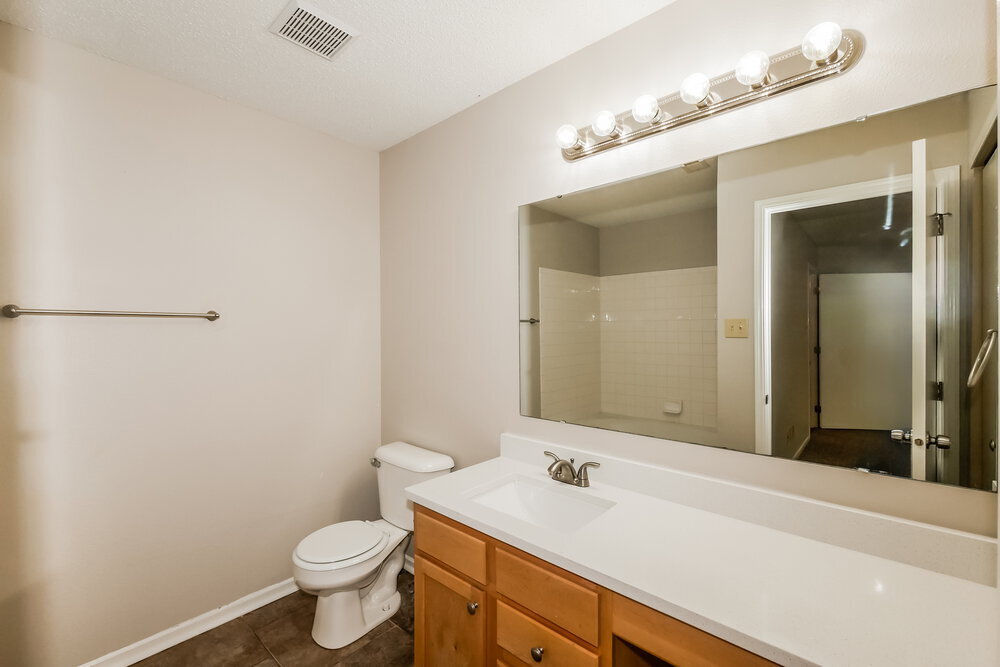 Building Photo - 2331 Layton Ln