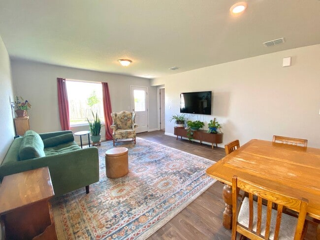 Building Photo - Modern Comfort Meets Peaceful Living – A s...