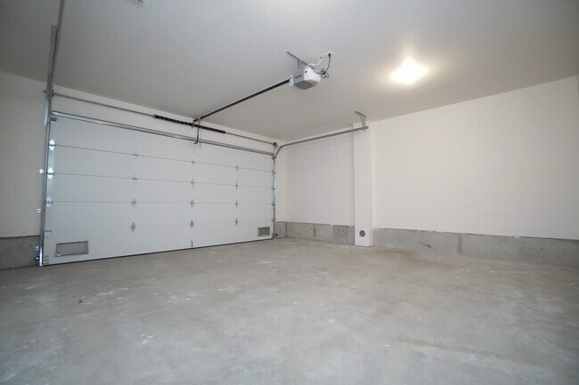 Building Photo - 4622 N Iota Ln