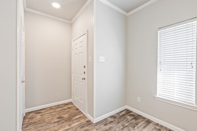 Building Photo - 3 Bedroom 3 Bath gated community in Baylor Bubble