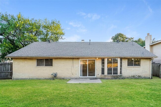 Building Photo - 4302 Stonehenge Trail