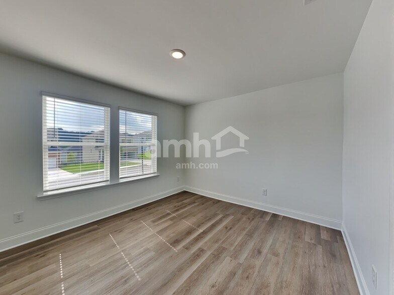 Building Photo - 1665 Soapstone Rd