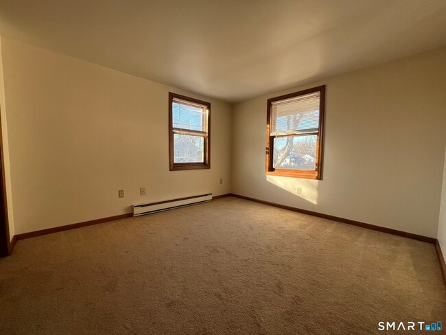 Building Photo - 7 Golden Hill St