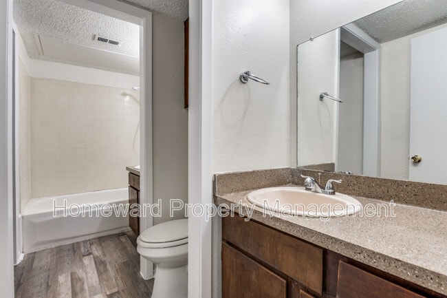 Building Photo - 3930 Portland St