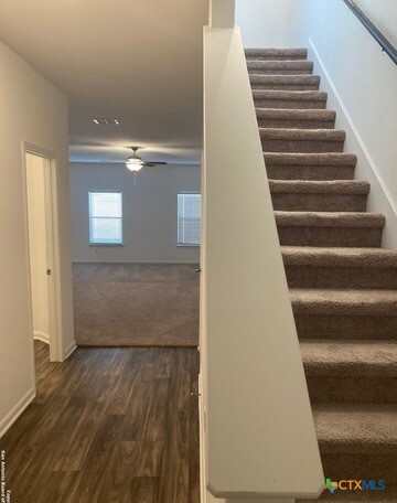 Building Photo - 761 Greenway Trl