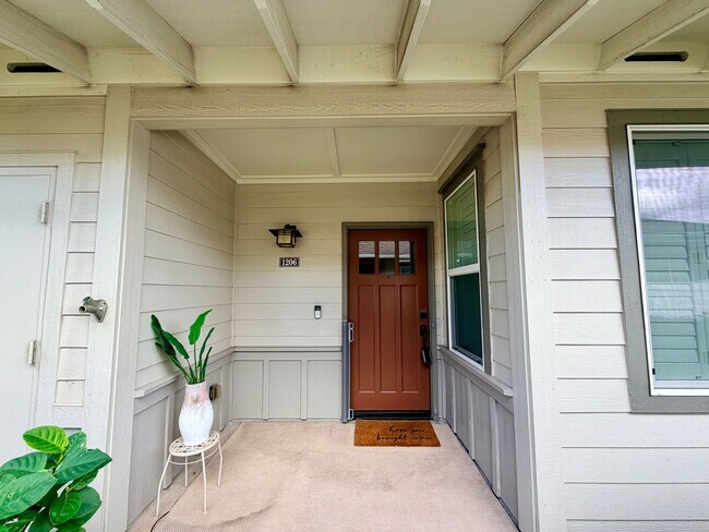 Building Photo - Spacious 3-Bed, 2-Bath Townhome in Ka Maka...