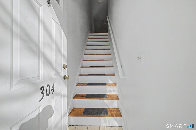 Building Photo - 7 Dean St