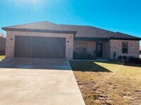 Building Photo - 422 Gia St