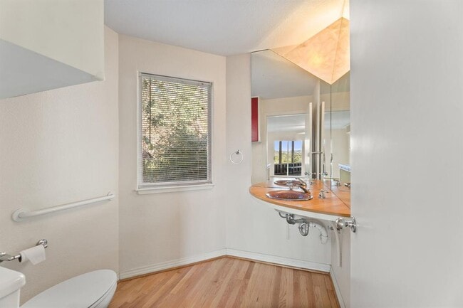 Building Photo - 3309 Westhill Dr