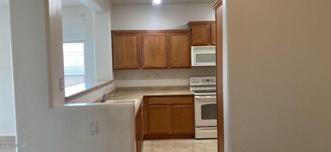 Building Photo - 5257 W Shumway Farm Rd