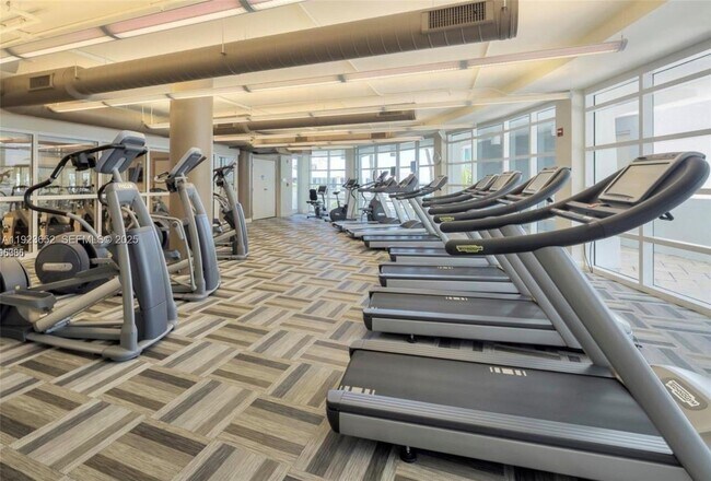 Building Photo - 253 NE 2nd St