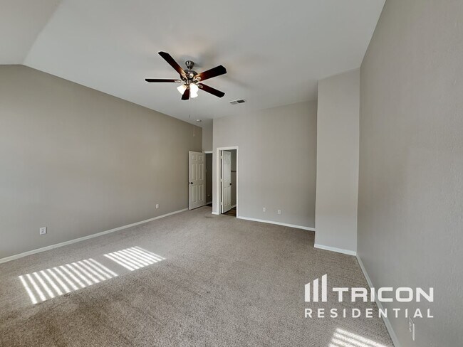 Building Photo - 1082 Roundrock Dr