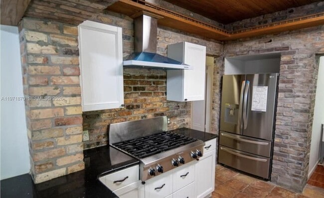 Building Photo - 3050 Alton Rd