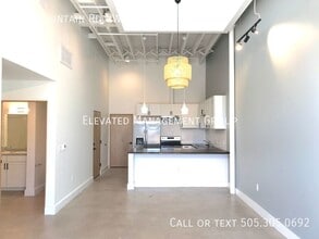 Building Photo - 605 Mountain Rd NW