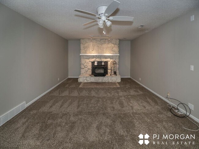 Building Photo - 2155 N 124th Ave Cir