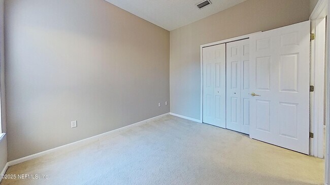 Building Photo - 3907 Summer Grove Way N