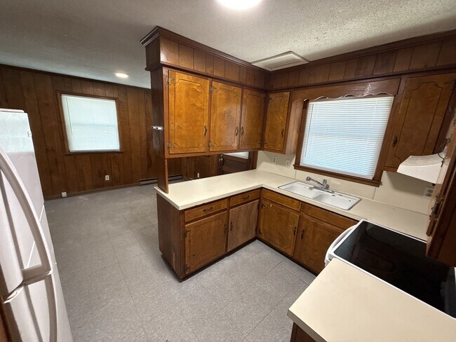 Building Photo - 401 Kern St