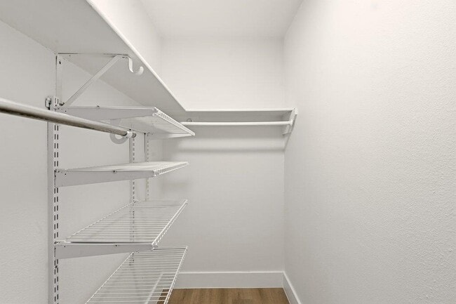 Building Photo - 814 W Mary St