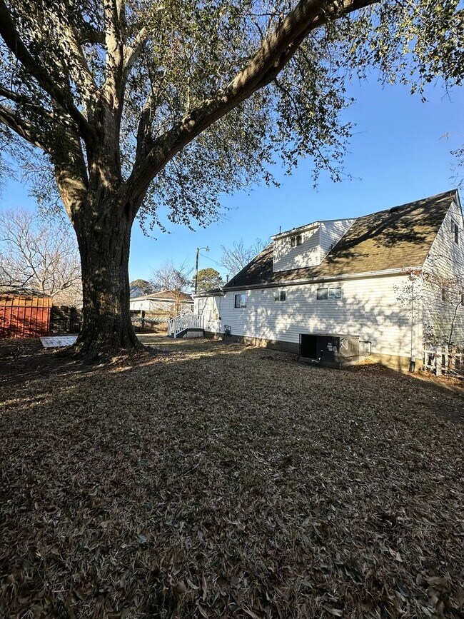 Building Photo - Well-Maintained 4-Bedroom in Haygood Area of Virginia Beach
