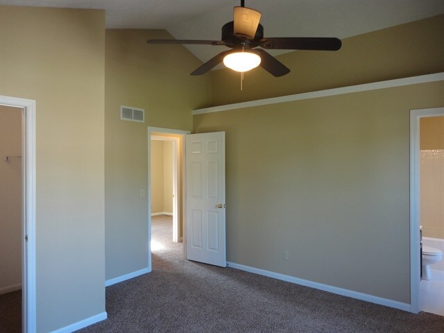 Building Photo - 4626 Laurel View Dr