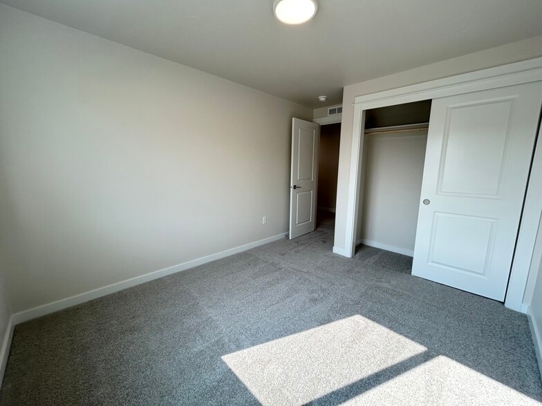 Building Photo - 3796 N Anselmo Way