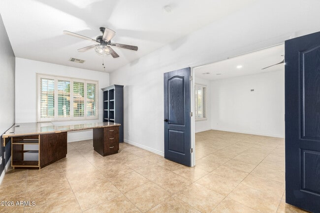 Building Photo - 2833 E Cobalt St