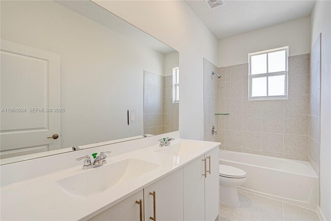 Building Photo - 2728 SE 24th Ct