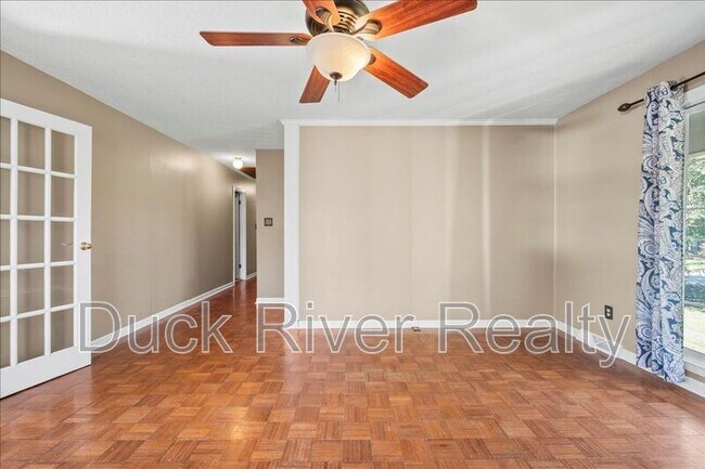 Building Photo - 209 Hampton Rd