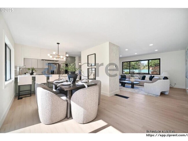 Building Photo - 7640 SW Whitford Dr