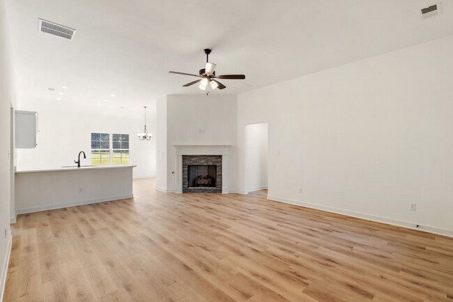 Building Photo - 6275 Clover Ct