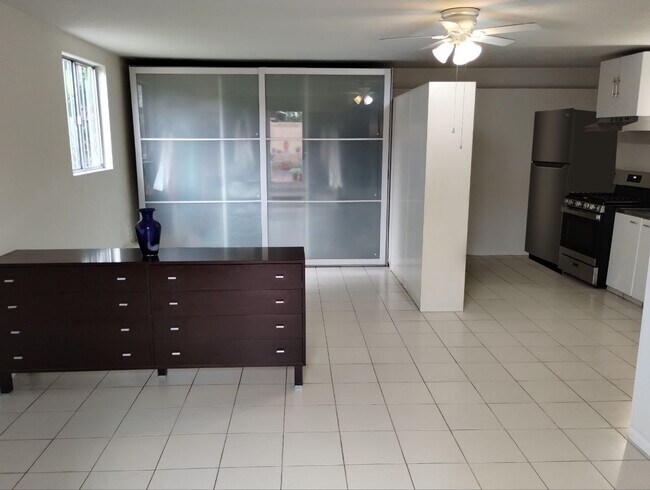 Building Photo - 810 Porter St