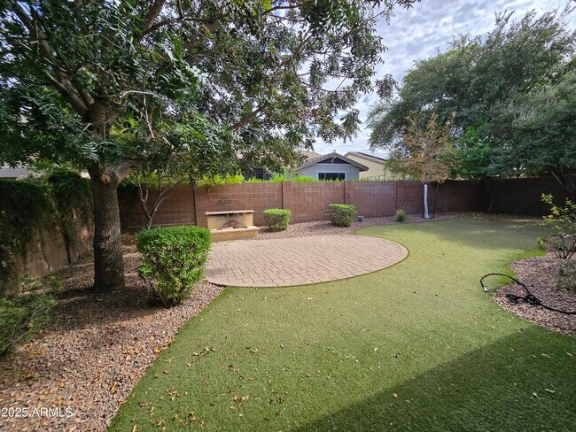 Building Photo - 4540 E Portola Valley Dr