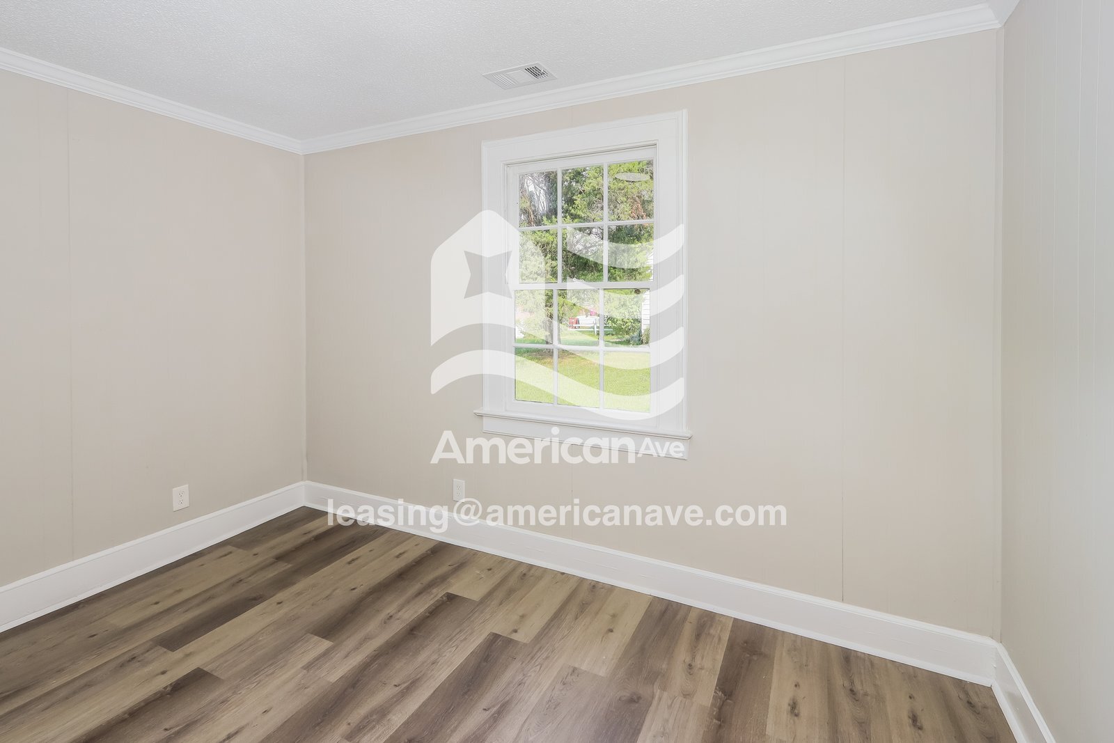 Building Photo - 1580 Burton Ave