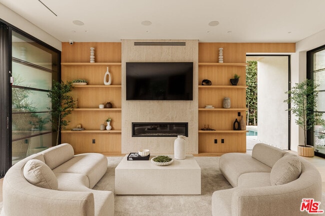 Building Photo - 11937 Addison St