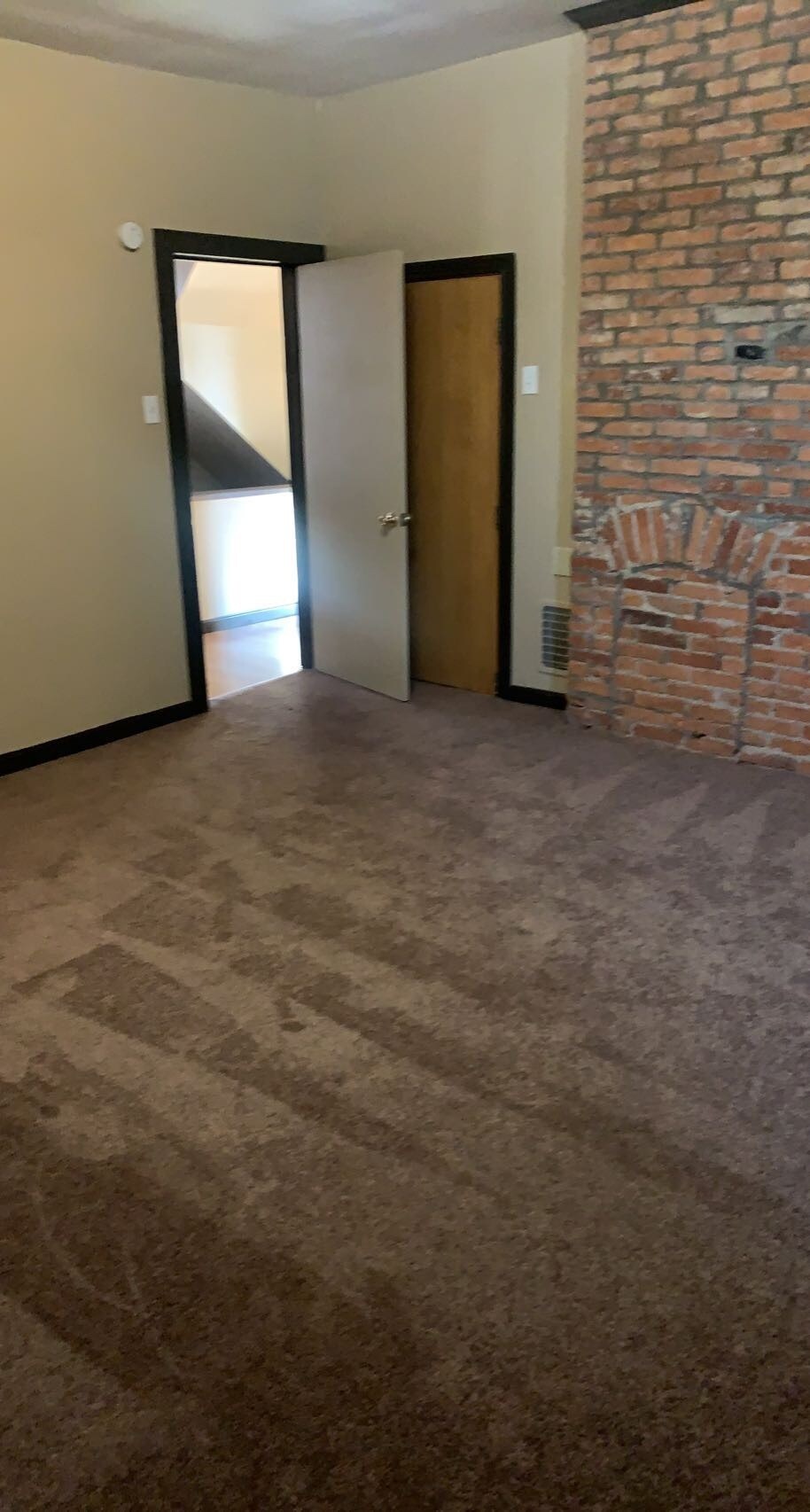 Building Photo - 1205 3rd Ave