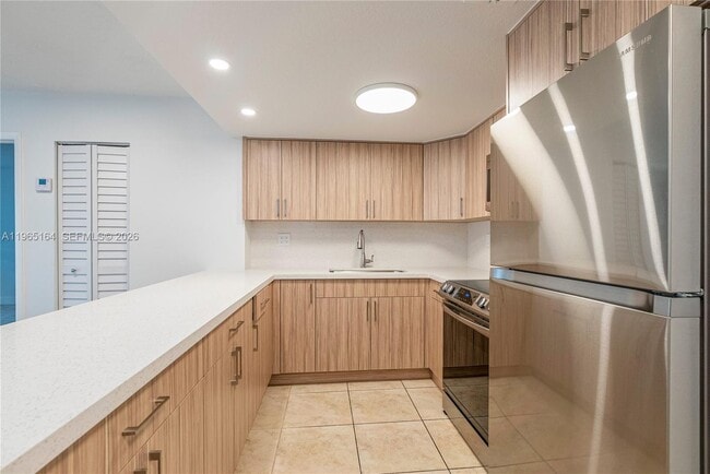 Building Photo - 995 SW 84th Ave