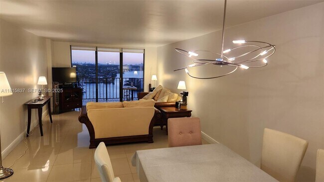 Building Photo - 18151 NE 31st Ct