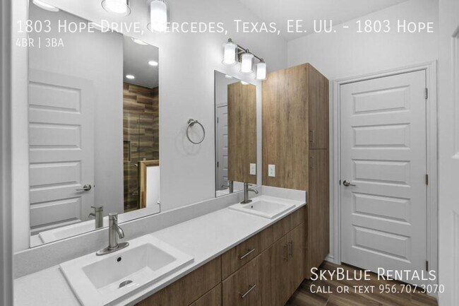 Building Photo - 1803 Hope Dr