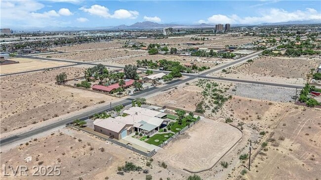 Building Photo - 1.2 Acres with Indoor & Outdoor RV Parking!!!!