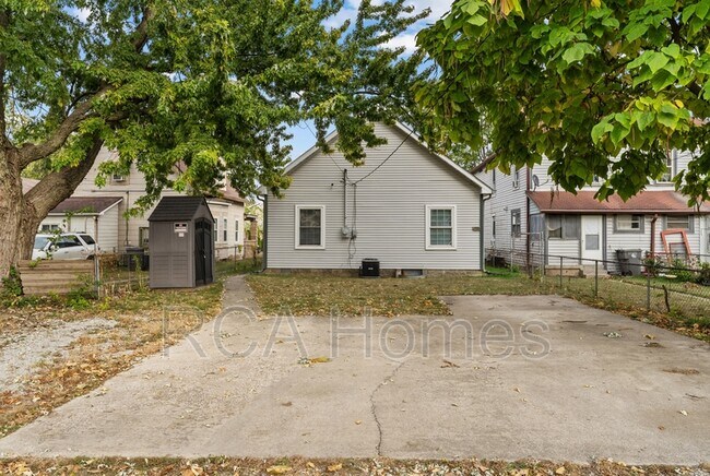 Building Photo - 246 N Belleview Pl