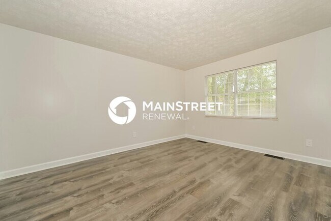 Building Photo - 3 Bedroom Pet-Friendly Home in Knoxville, TN with Main Street Renewal