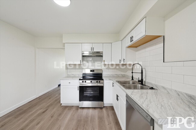 Building Photo - 4209 Penelope Dr