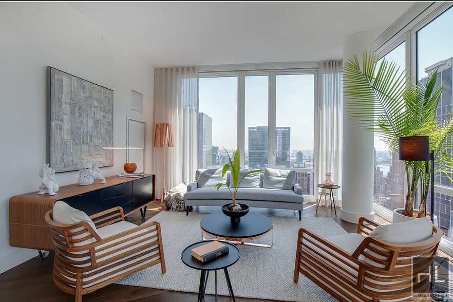 Building Photo - East 44th Street