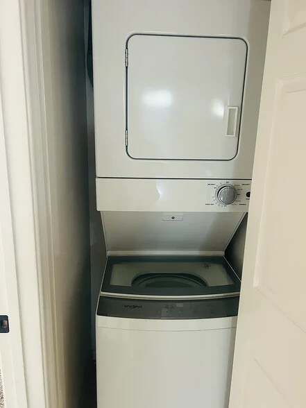 Washer & Dryer - 6971 Ballena Way