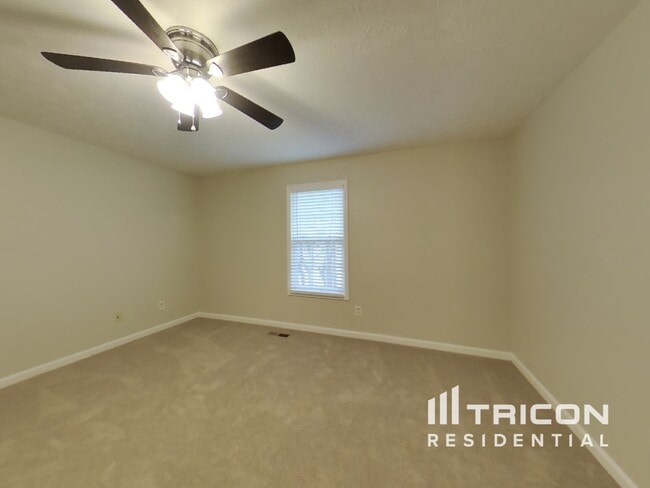 Building Photo - 547 Nottingham Dr