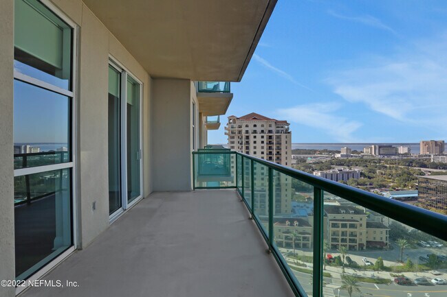 Building Photo - 1431 Riverplace Blvd