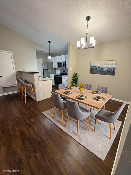 Primary Photo - 6101 Parkwood Dr