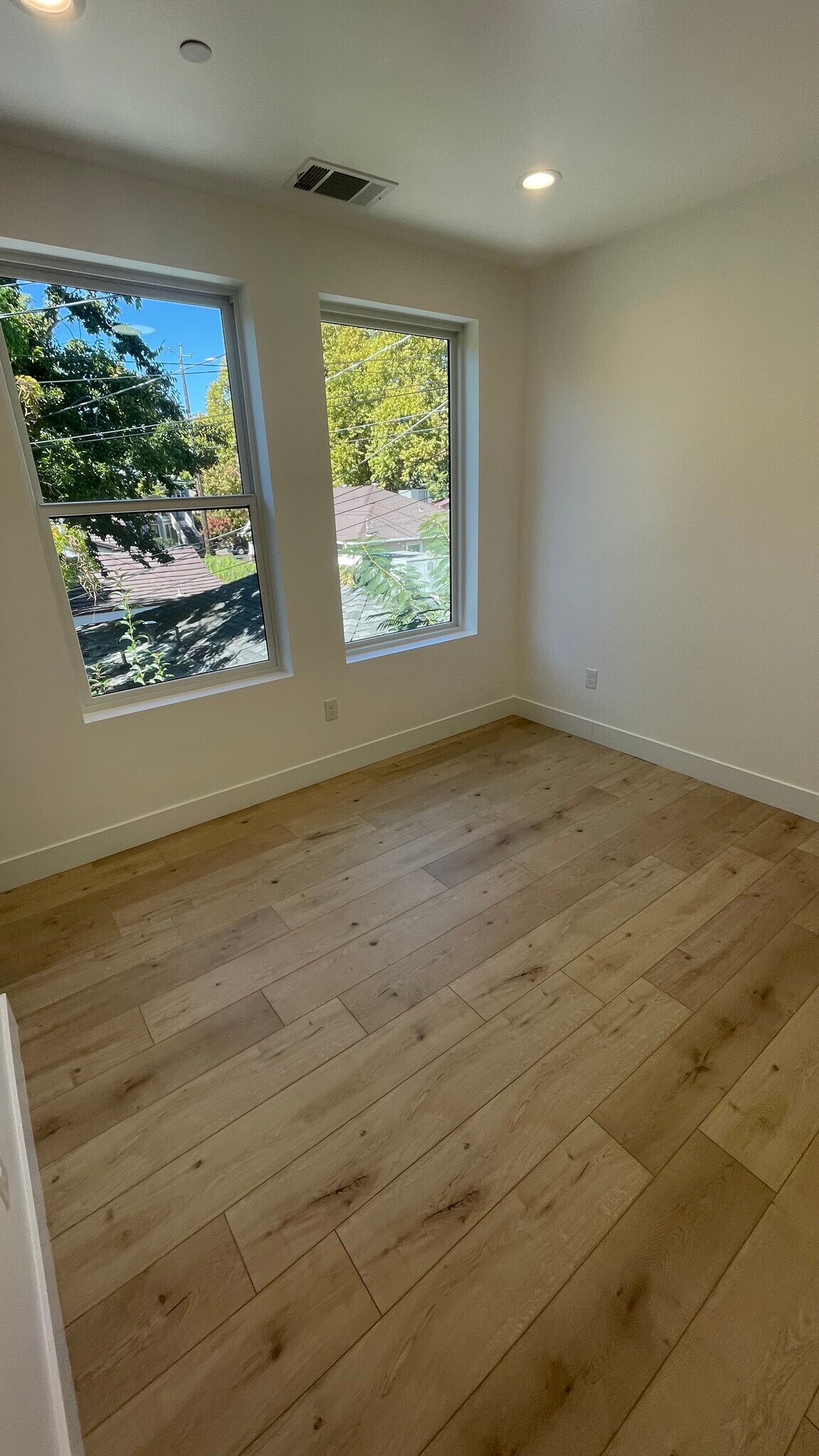 Building Photo - 1012 Uptown Aly